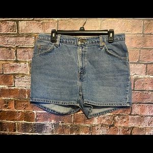 Women’s Vintage Levi’s 941 Regular Fit Shorts SZ 12